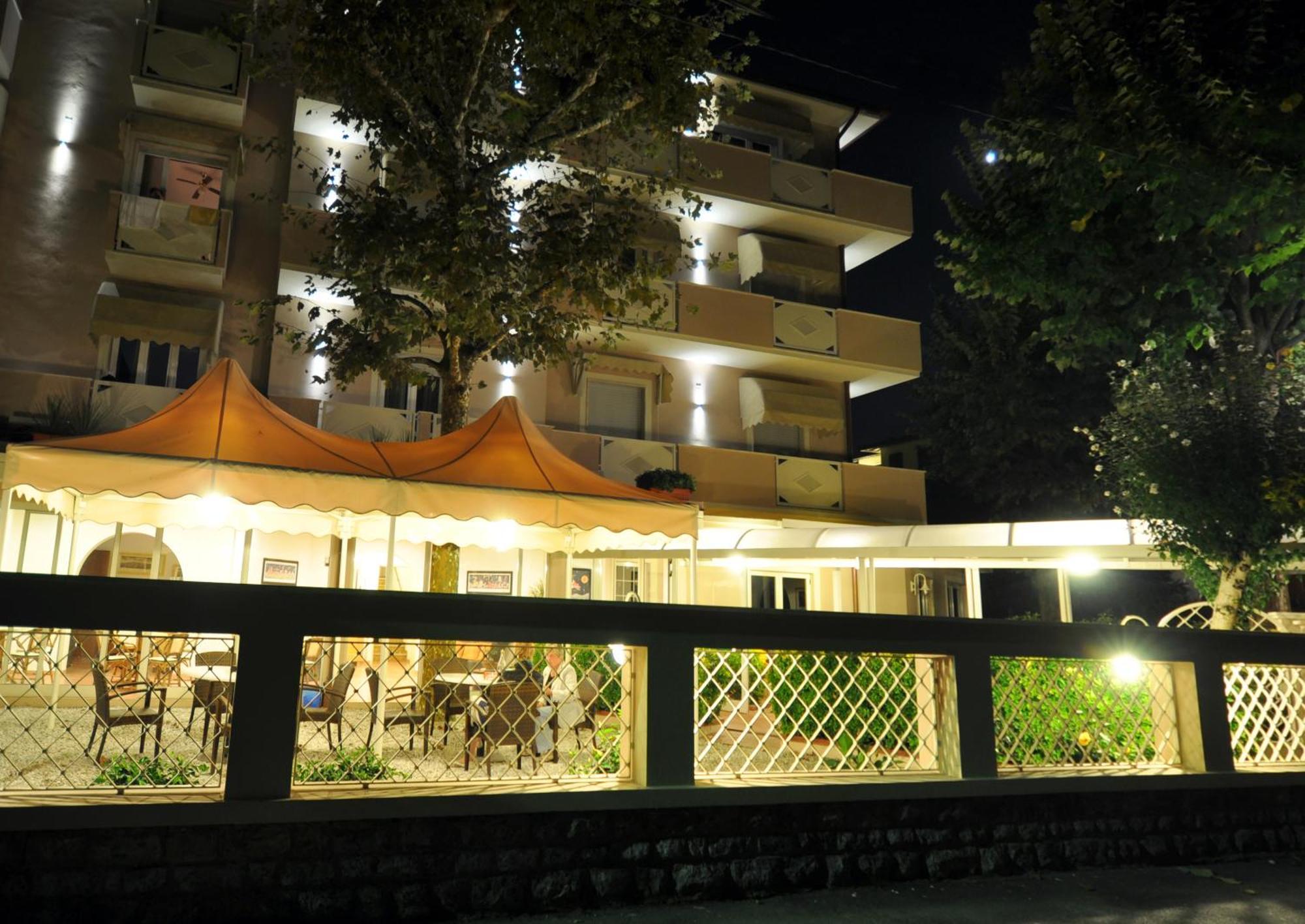 Hotel Azzurra Marina di Pietrasanta Zewnętrze zdjęcie